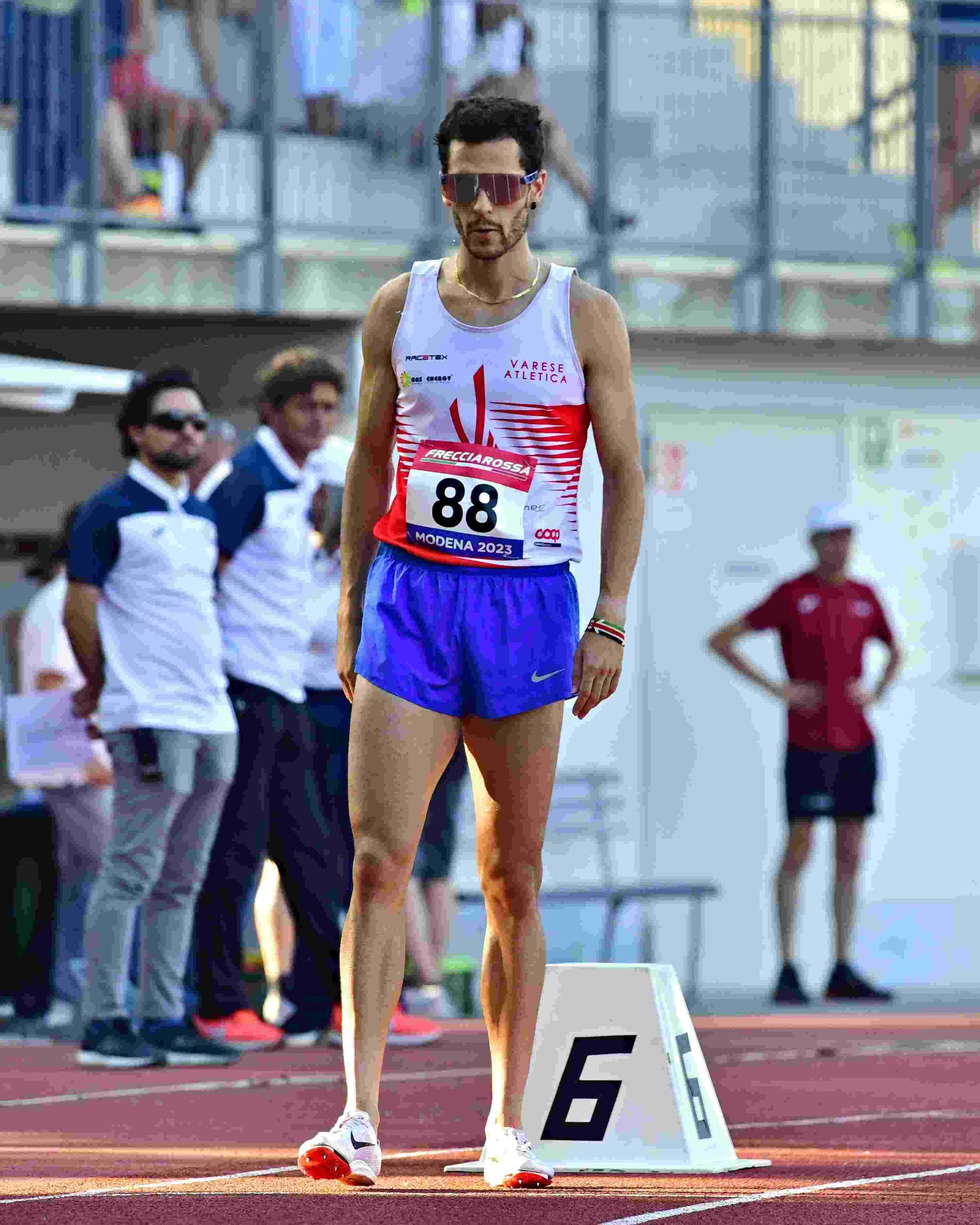 jacopo peron sulla linea di partenza degli 800m